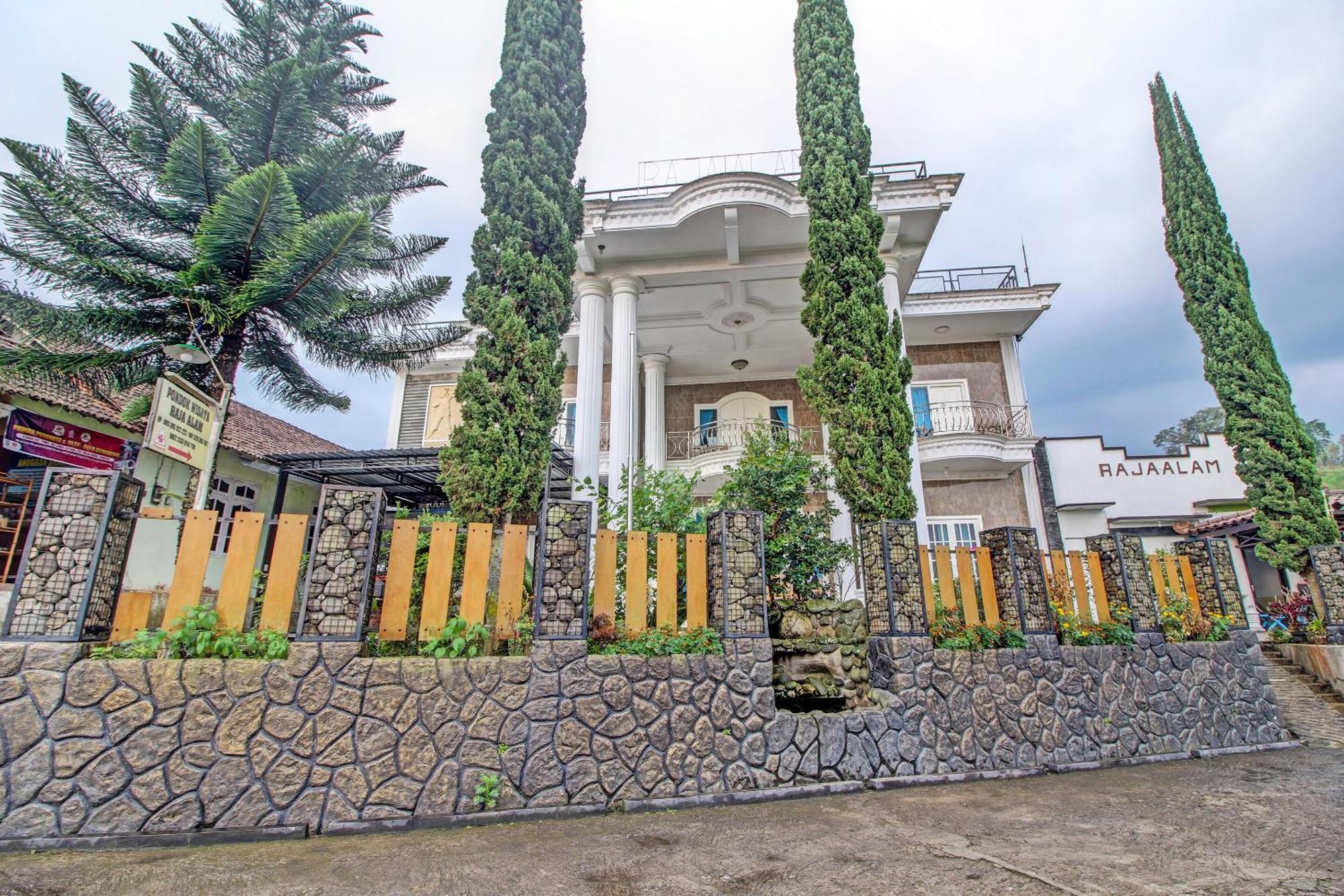 Oyo 92628 Raja Alam Homestay Karanganyar  Exterior foto