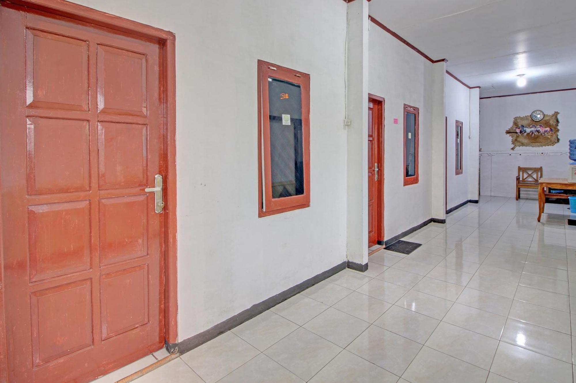 Oyo 92628 Raja Alam Homestay Karanganyar  Exterior foto